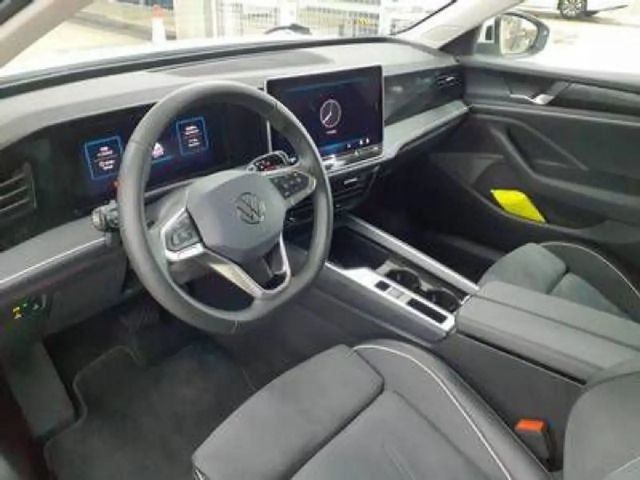Volkswagen Passat 1.5 eTSI Business DSG Variant