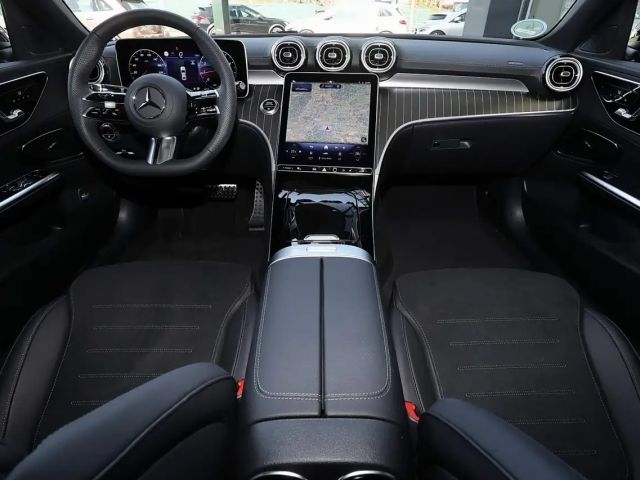 Mercedes-Benz C 200 AMG Line Sedan