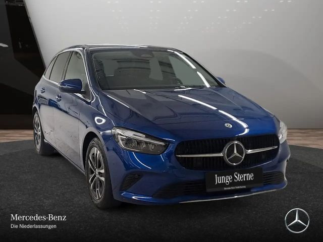 Mercedes-Benz B 220 4MATIC Progressive Sedan