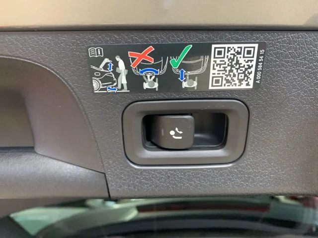 Mercedes-Benz CLA 180 AMG Line Shooting Brake