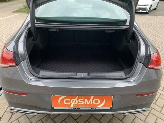 Mercedes-Benz CLA 200 AMG Line Sedan