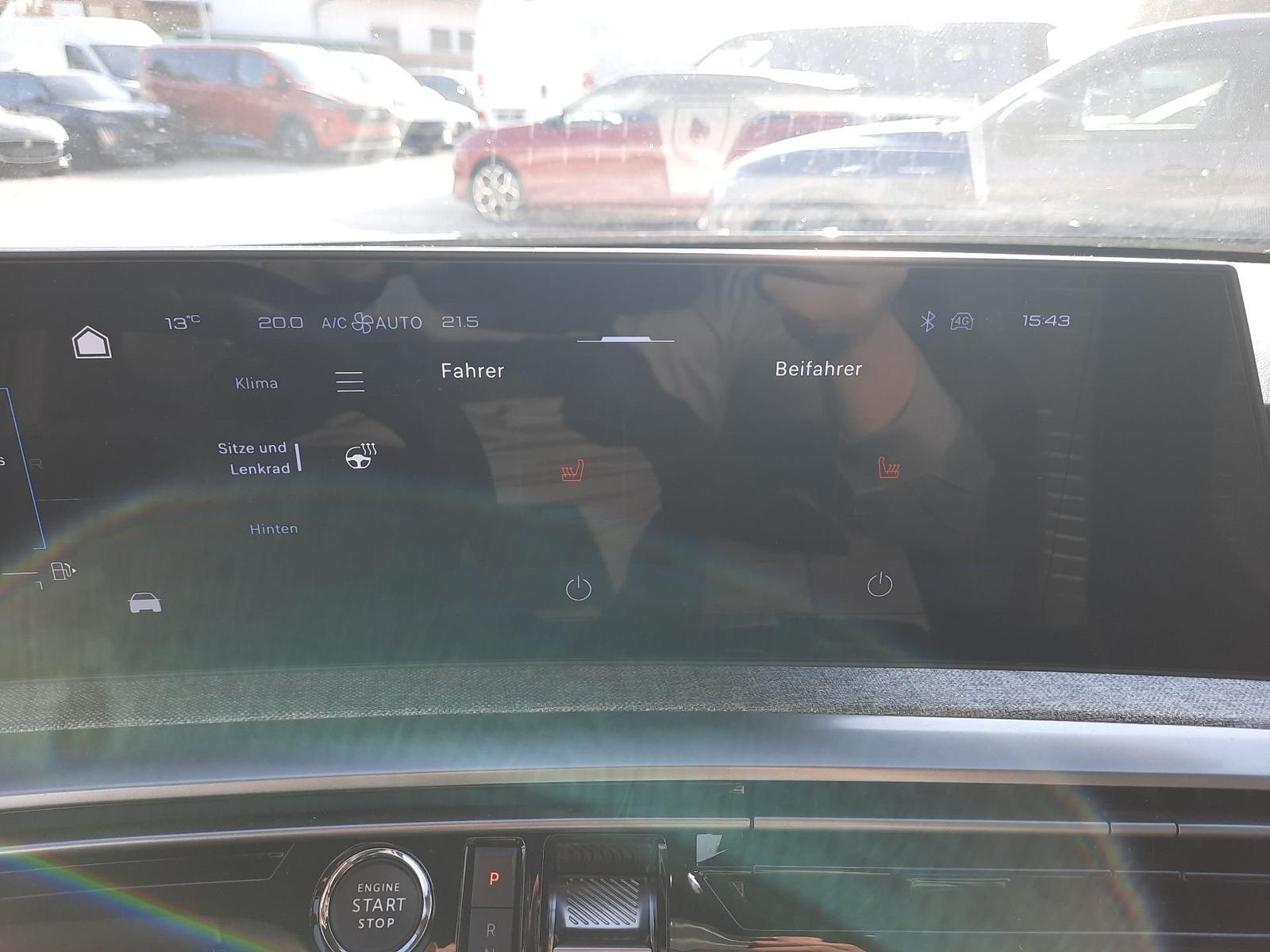 Peugeot 5008 1.2 136 A llure 7 Sitzer Navi Kamera LED