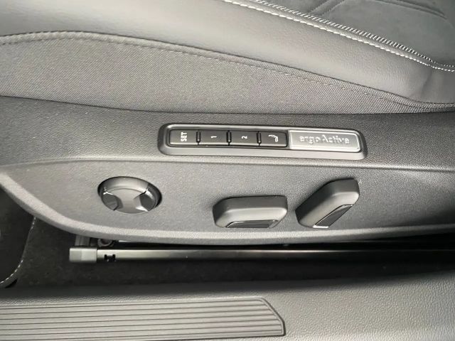 Volkswagen Golf Business DSG Variant