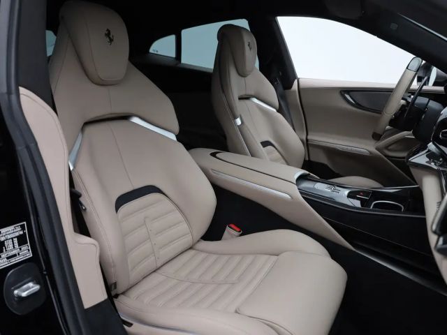 Ferrari Purosangue - FERRARI HAMBURG