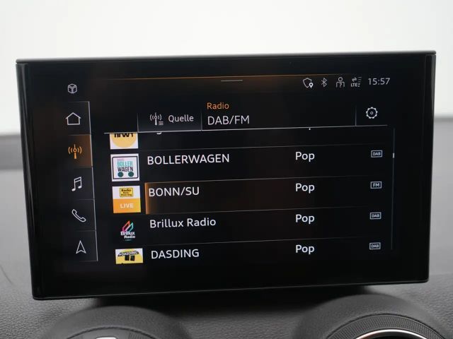 Audi Q2 advanced S-TRON AHK VIRT LEDER SHZ PORT NA