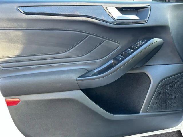 Ford Focus EcoBoost ST Line