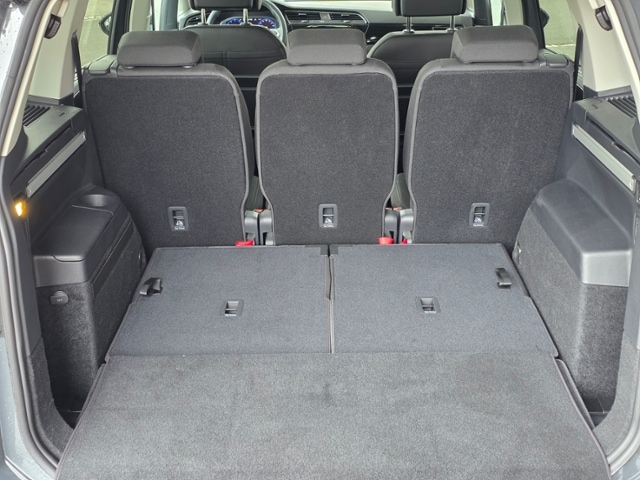 Volkswagen Touran 1.5 TSI DSG IQ.Drive R-Line