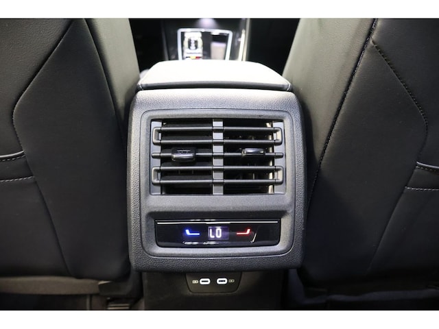 Volkswagen Golf 2.0 TDI DSG Golf VIII R-Line