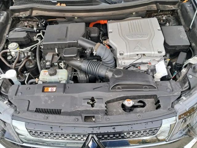 Mitsubishi Outlander 4WD MIVEC PHEV