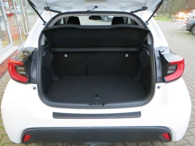 Toyota Yaris Hatchback Hybride Team D