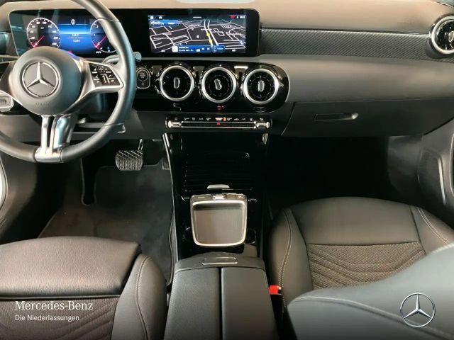 Mercedes-Benz A 200 A 200 d Progressive