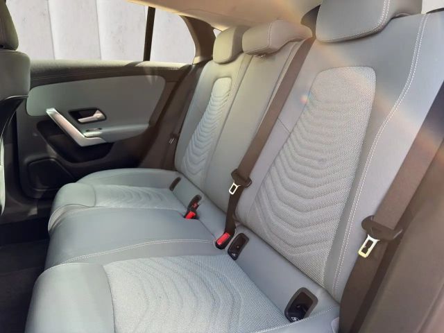 Mercedes-Benz CLA 180 Progressive