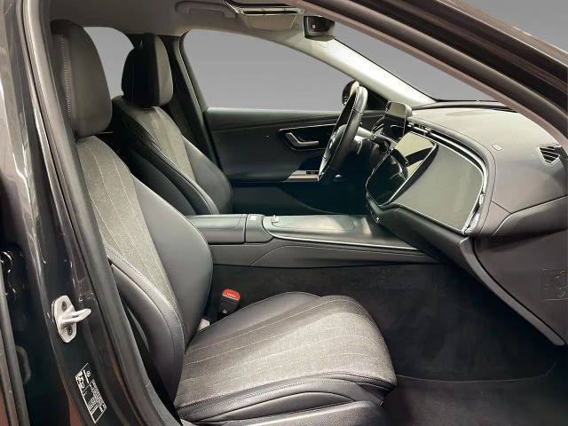 Mercedes-Benz E 200 AVANTGARDE Sedan