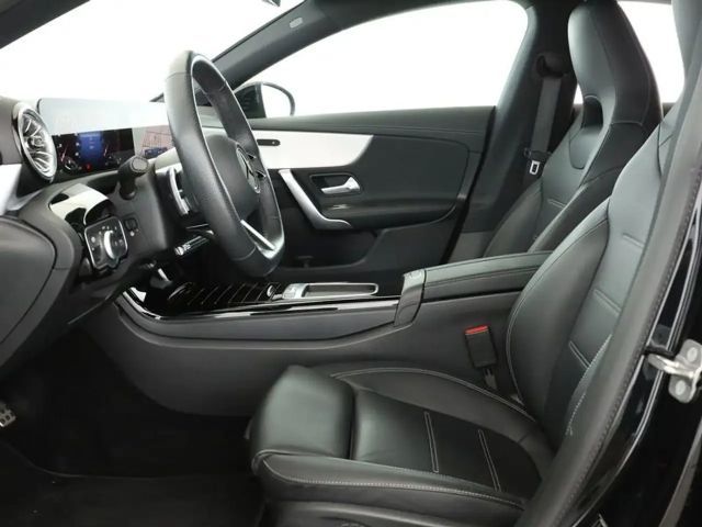 Mercedes-Benz CLA 200 AMG Line Coupé