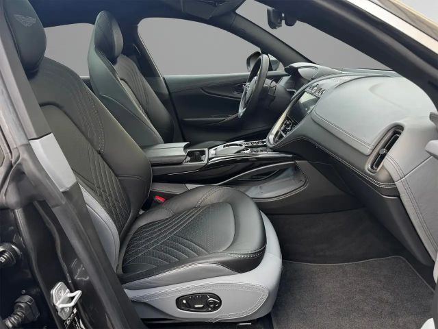 Aston Martin DBX V8