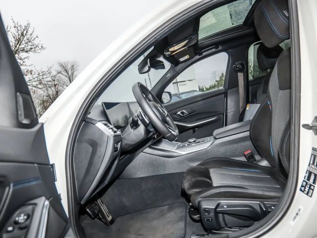 BMW 330 330d M-Sport Touring xDrive