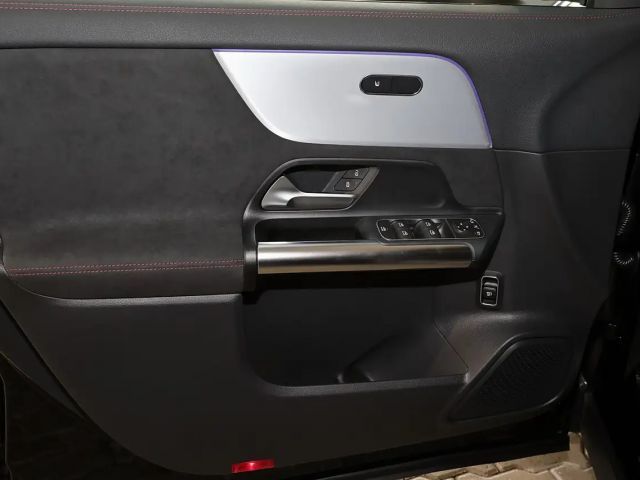 Mercedes-Benz GLA 200 AMG Line