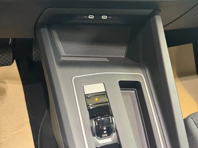 Volkswagen Golf 1.5 eTSI Golf VIII Life