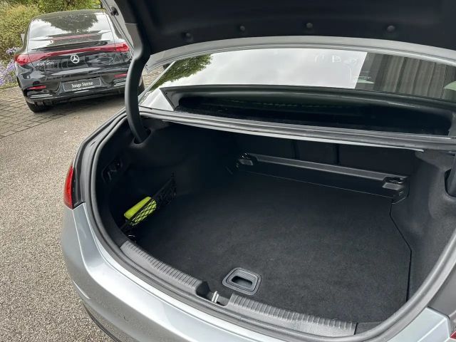 Mercedes-Benz C 200 AVANTGARDE Sedan