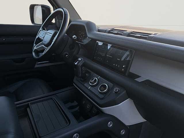 Land Rover Defender 110