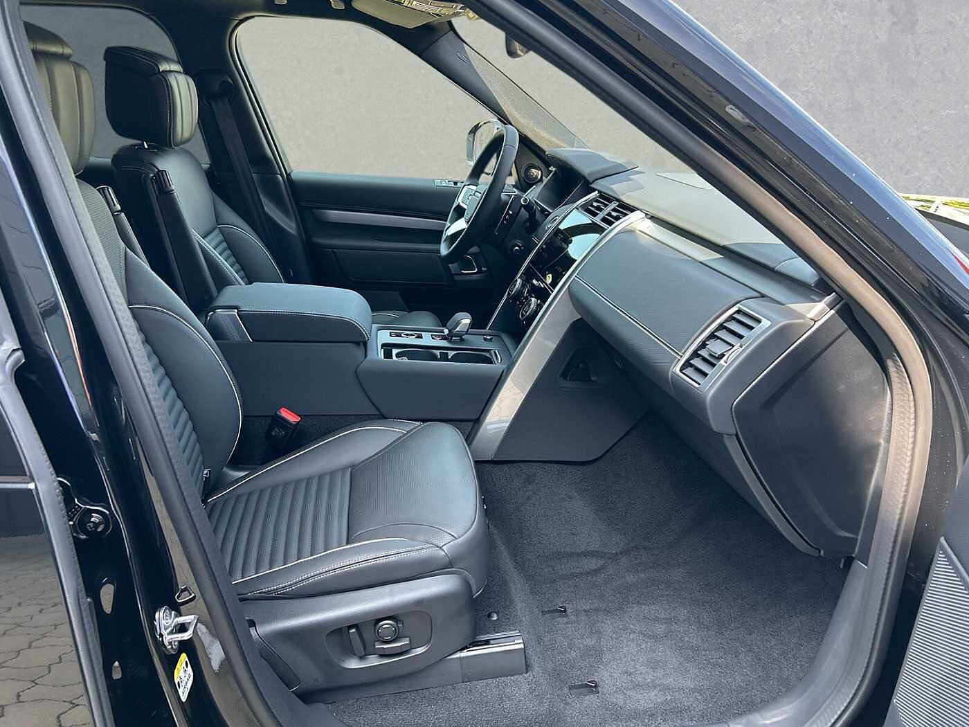 Land Rover Discovery D300 Dynamic HSE