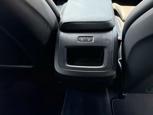 Volvo XC60 Dark Plus