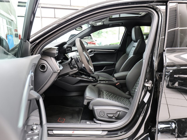 Audi RS3 Quattro S-Tronic Sedan