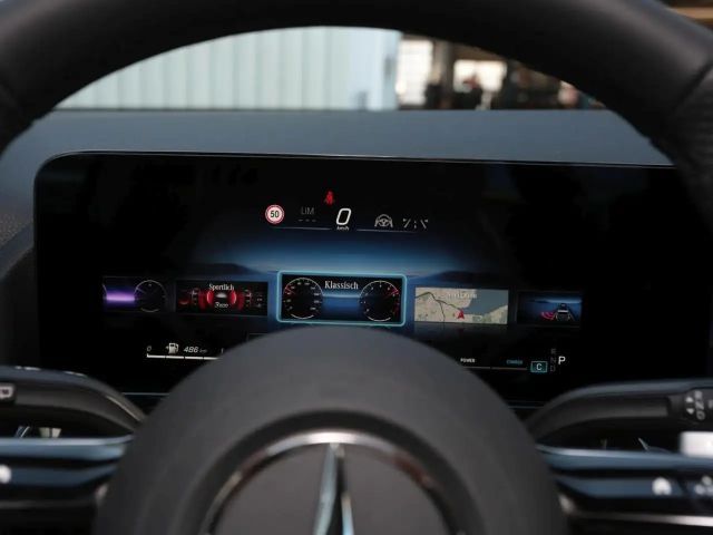 Mercedes-Benz GLA 180 AMG Line