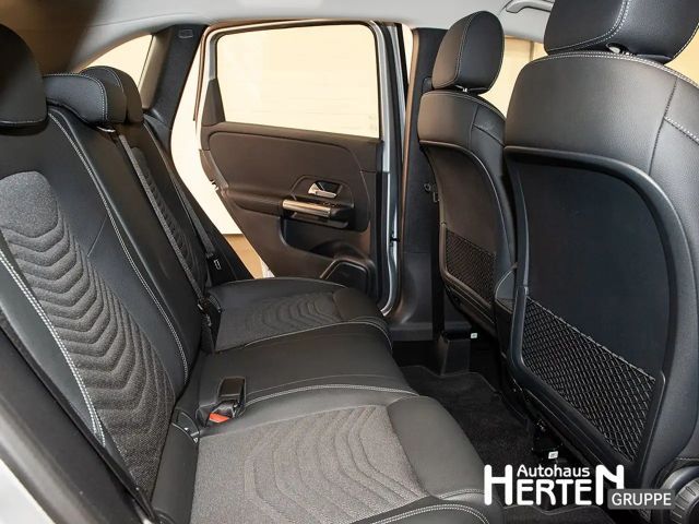 Mercedes-Benz B 180 Progressive Sedan