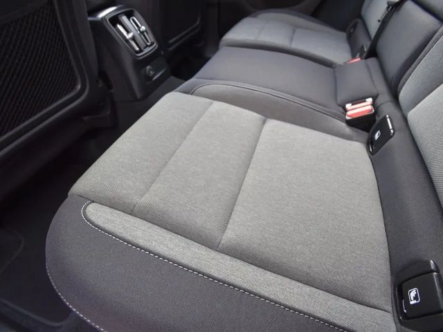 Volvo XC40 Core Recharge T4