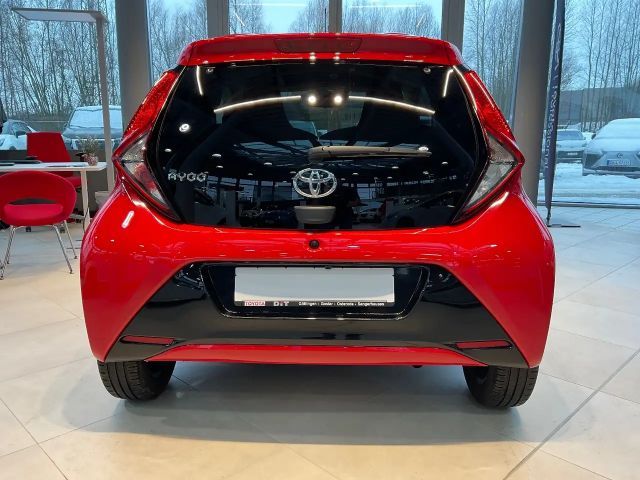 Toyota Aygo 1.0 VVT-i X-sky