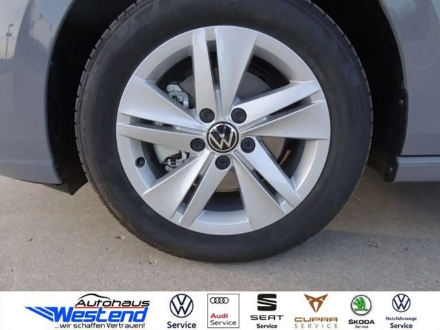 Volkswagen Golf 1.5 eTSI DSG Life Variant