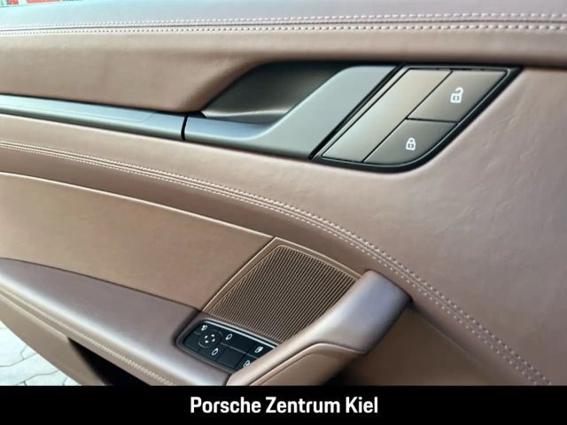 Porsche 992 4 Coupé GTS Targa