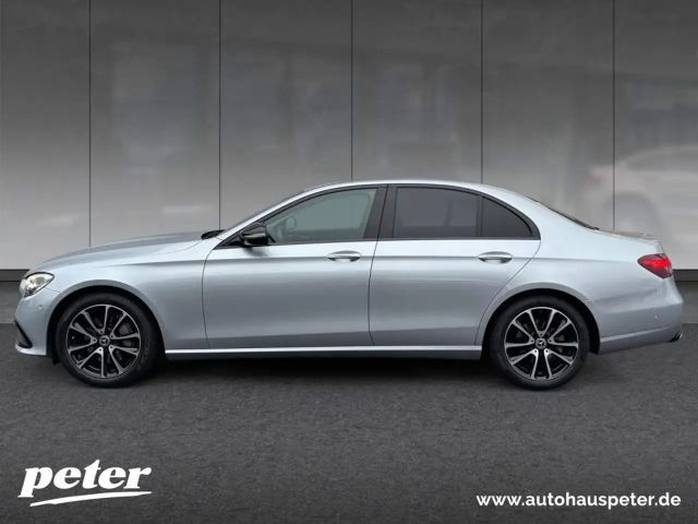 Mercedes-Benz E 300 AVANTGARDE Sedan