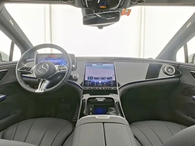 Mercedes-Benz EQE 300 Sedan