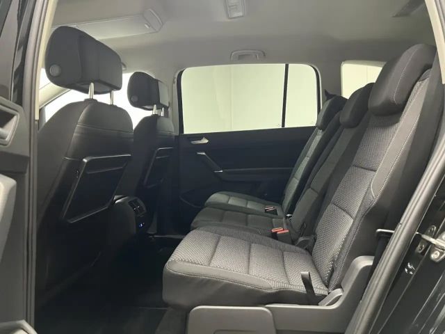 Volkswagen Touran 1.5 TSI DSG R-Line