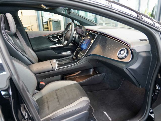 Mercedes-Benz EQE 300 Sedan