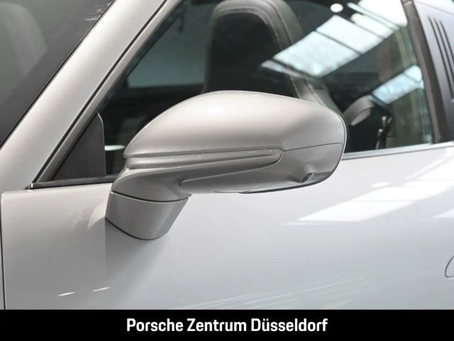 Porsche 992 4 Coupé GTS Targa