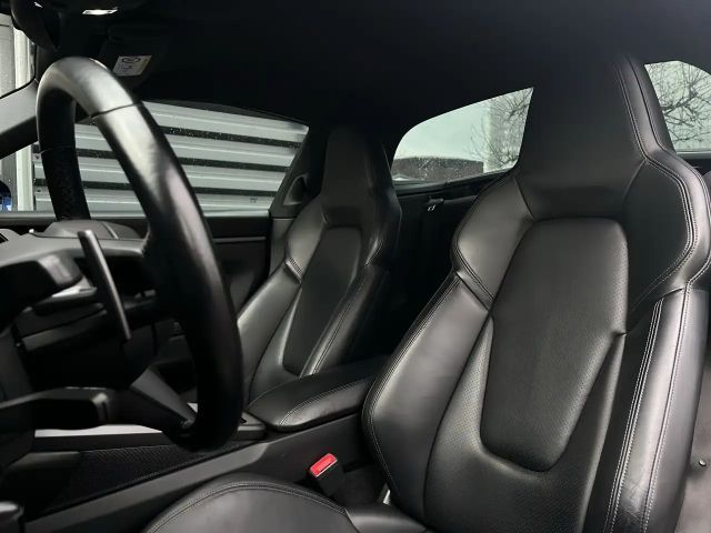 Porsche 992 4S Coupé Targa