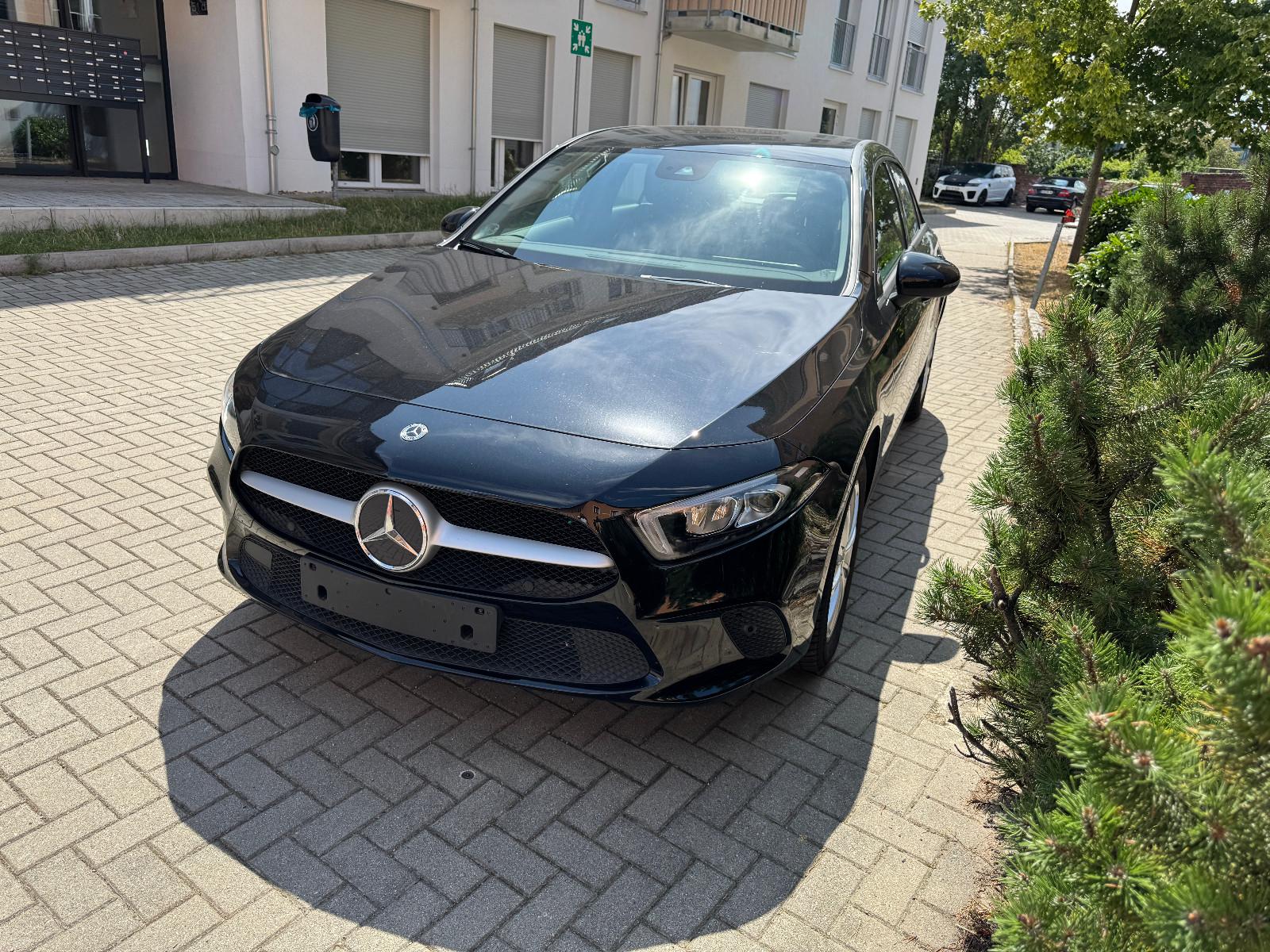 Mercedes-Benz A 250 A 250 e