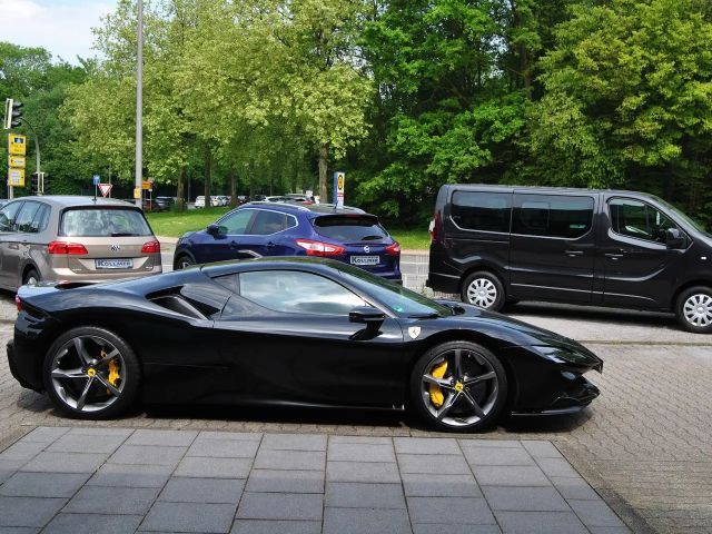 Ferrari SF90 Stradale