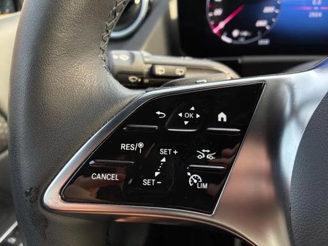 Mercedes-Benz B 180 Progressive Sedan