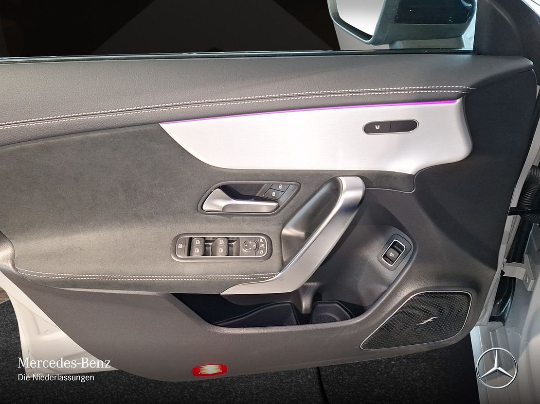 Mercedes-Benz CLA 200 AMG Line Shooting Brake