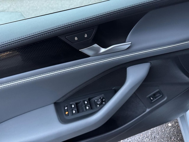 Volkswagen Passat 1.5 eTSI Business Variant