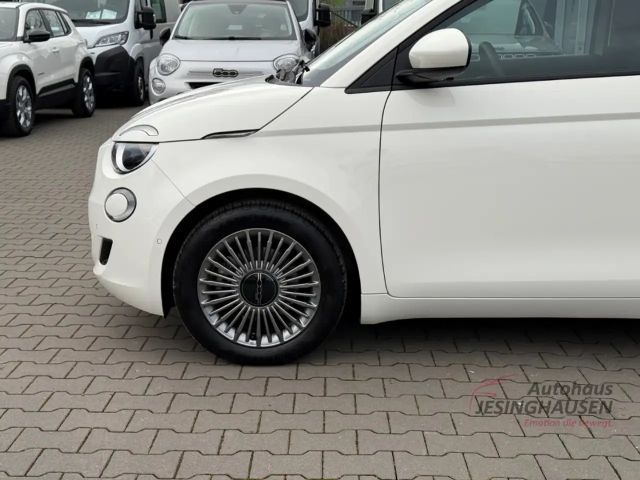 Fiat 500e +Rückfahrkam.+PDC+Keyless+Sitzheizung