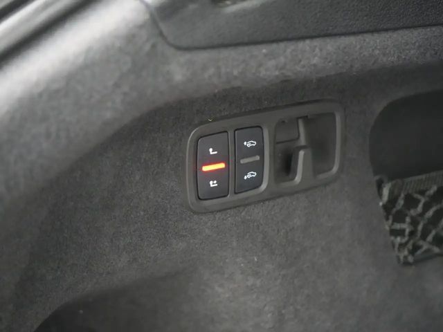 Audi RS Q8 305KMH LUFT STANDHZ CARBON AHK PANO RAU