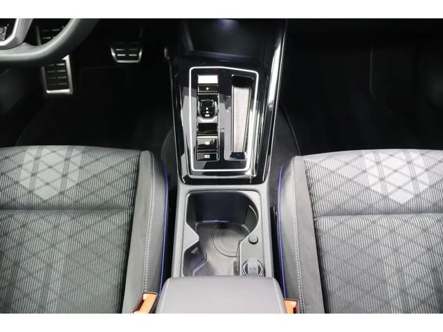 Volkswagen Golf 2.0 TDI DSG Golf VIII R-Line