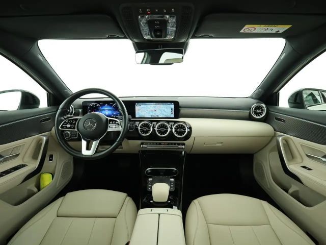 Mercedes-Benz A 250 A 250 e