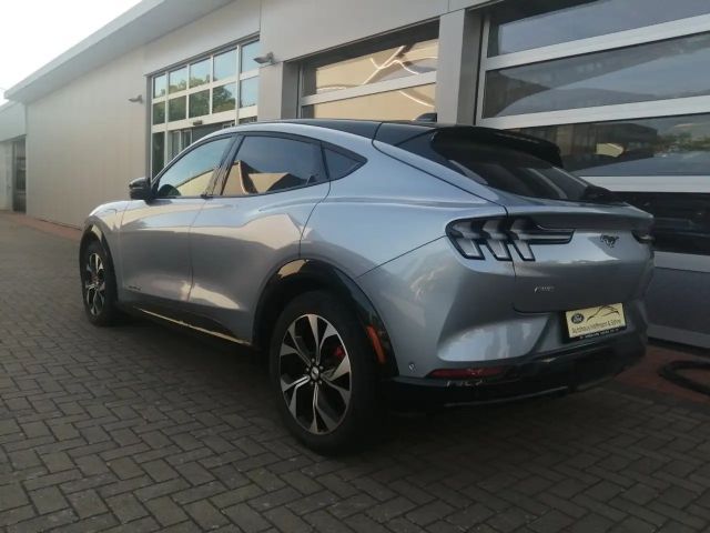 Ford Mustang Mach-E AWD Premium