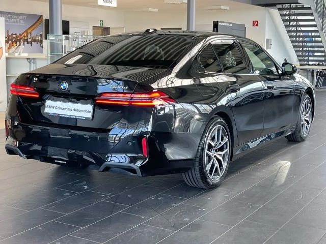 BMW 520 520d M-Sport Sedan